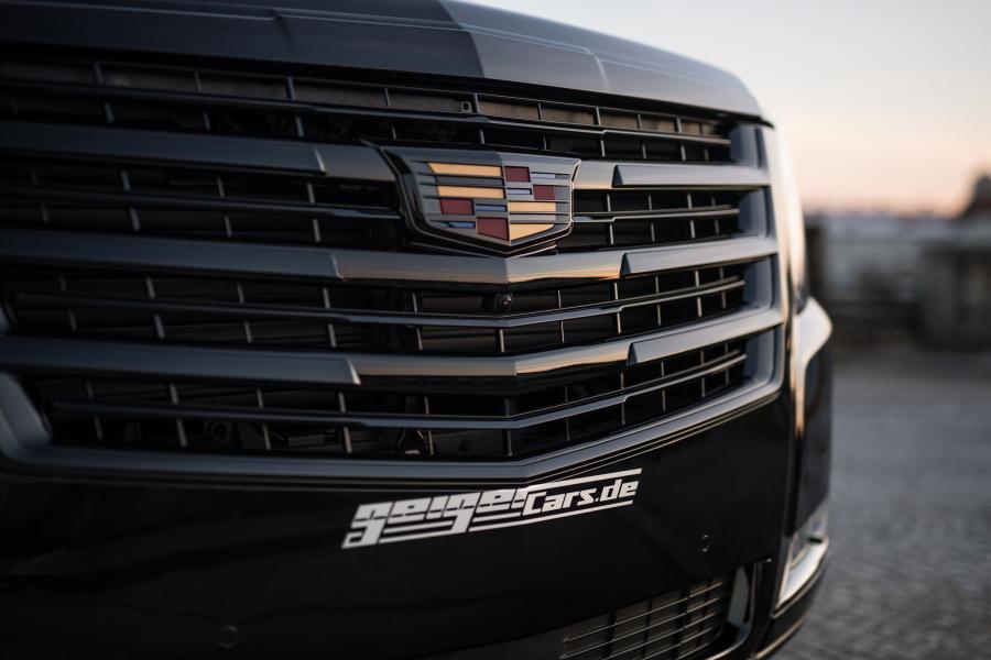 Логотип Cadillac Escalade Black Edition by GeigerCars 2018 года  (фото 2 из 14)